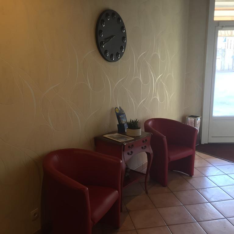 Hotel Le Faisan モンリュソン 部屋 写真