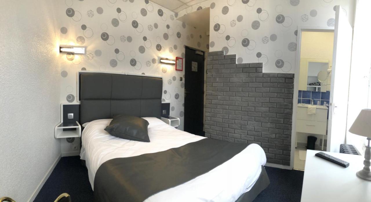 Hotel Le Faisan モンリュソン エクステリア 写真