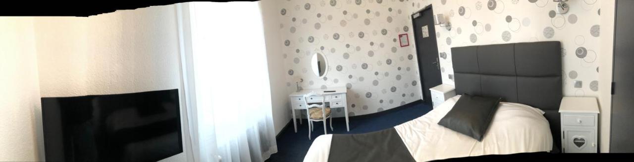 Hotel Le Faisan モンリュソン エクステリア 写真