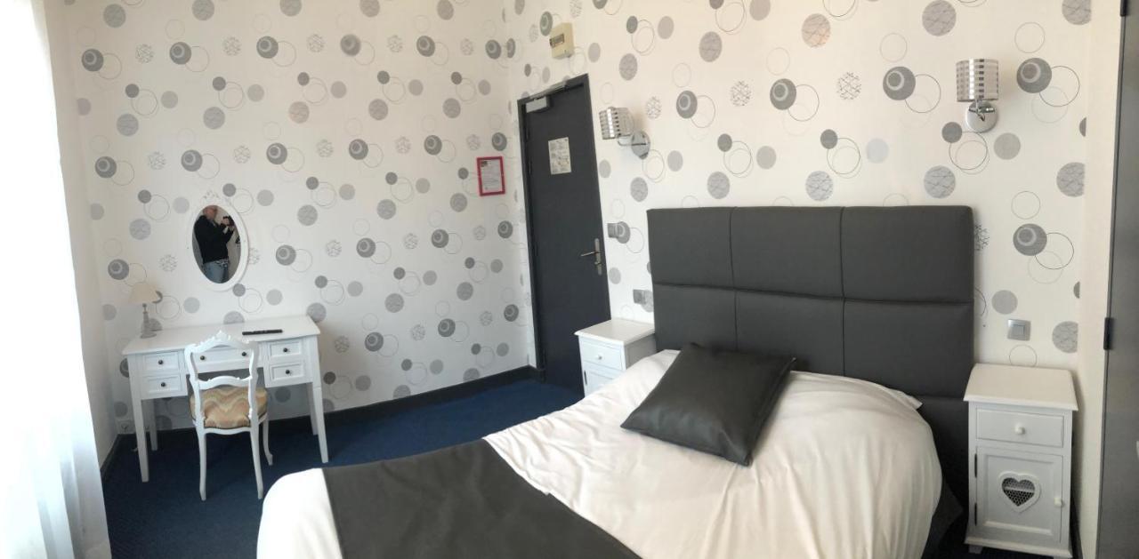 Hotel Le Faisan モンリュソン エクステリア 写真